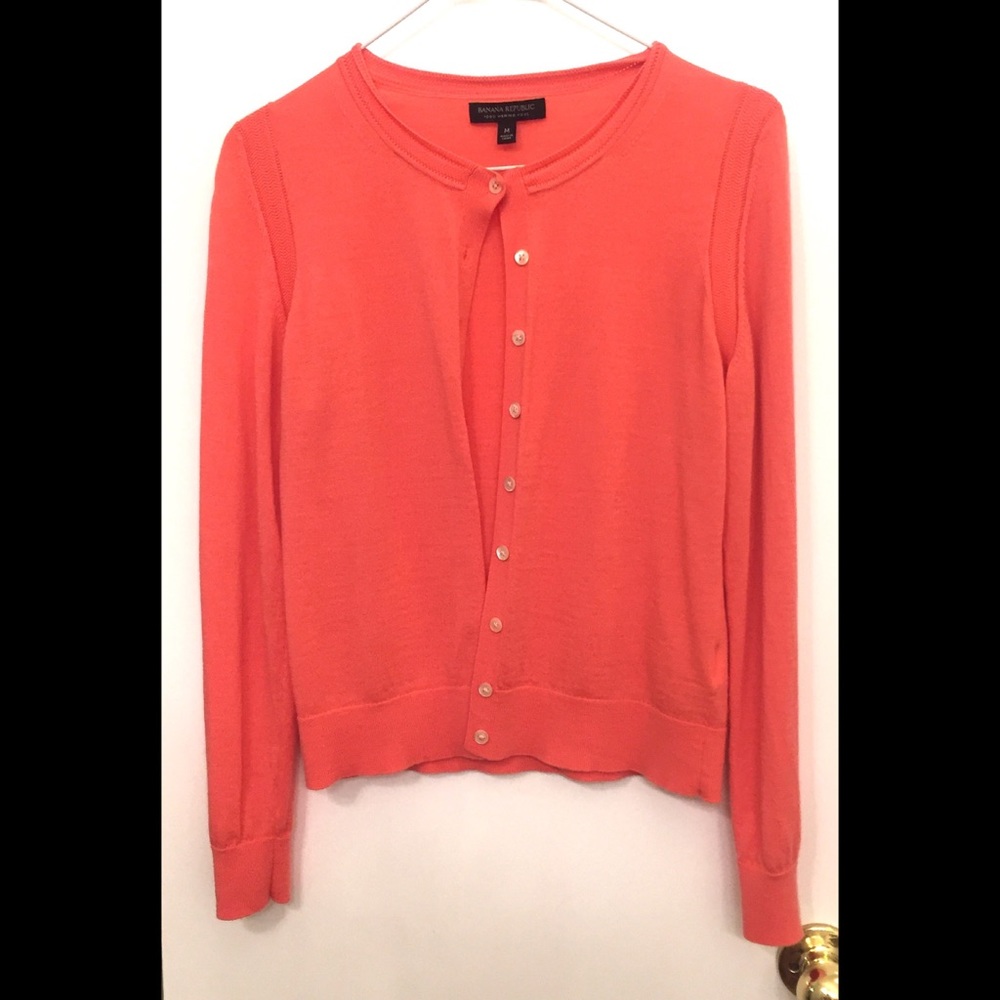 💌 4 for $19 💌Banana Republic Coral Cardigan